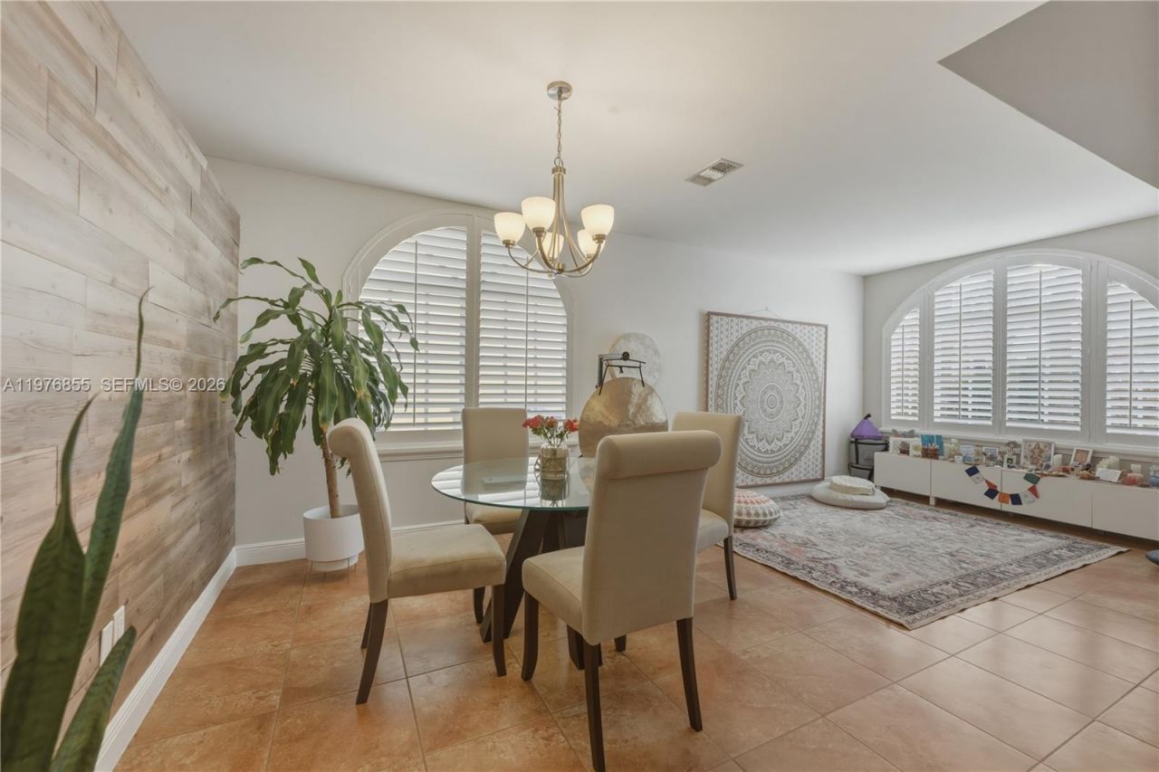 324 NW 153rd Ln , Pembroke Pines, FL 33028 Photo