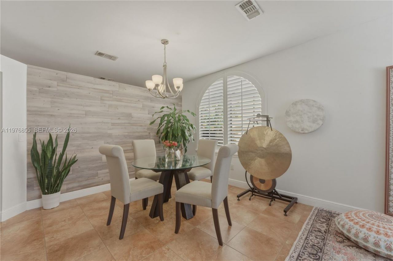 324 NW 153rd Ln , Pembroke Pines, FL 33028 Photo