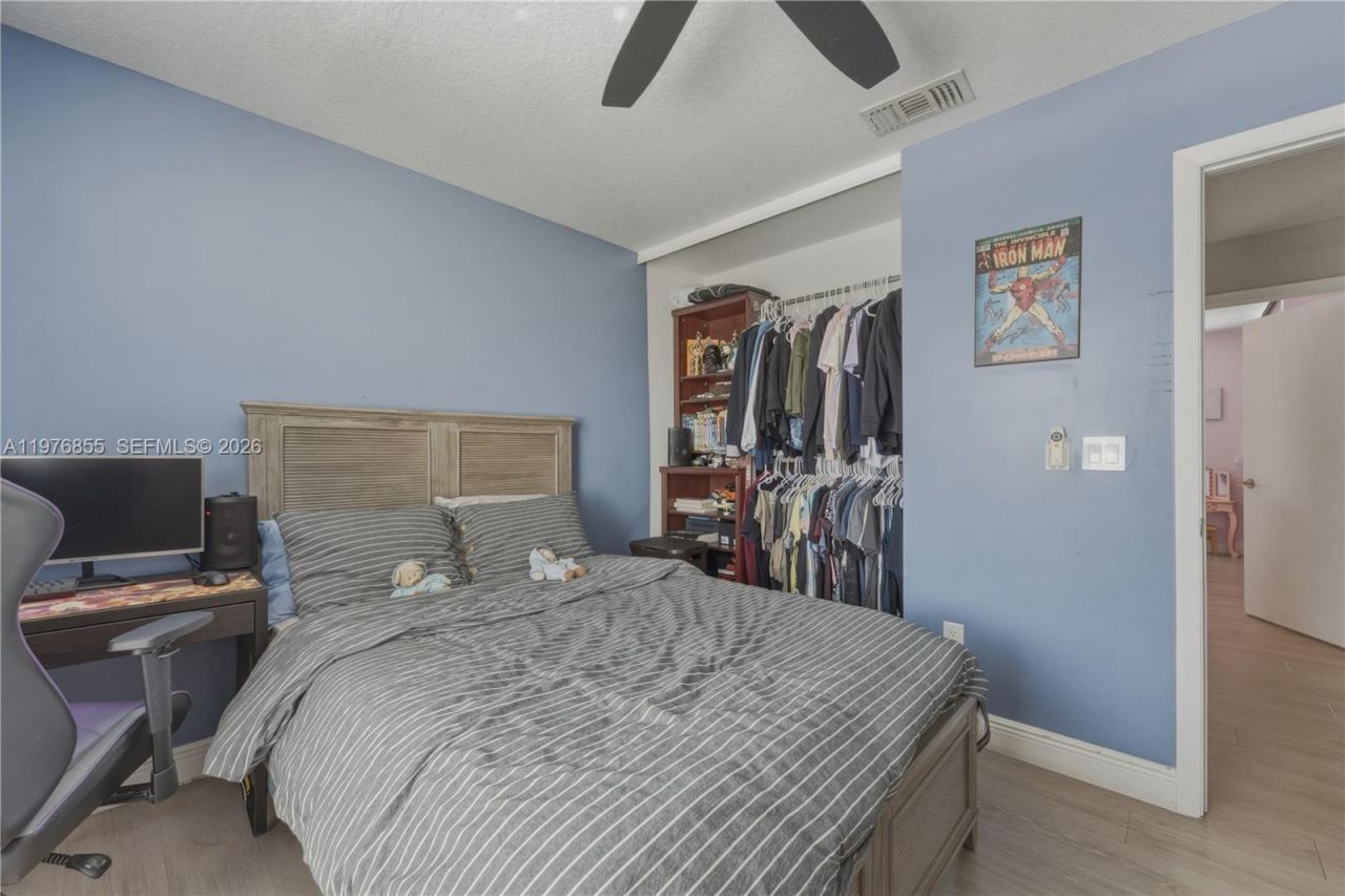 324 NW 153rd Ln , Pembroke Pines, FL 33028 Photo