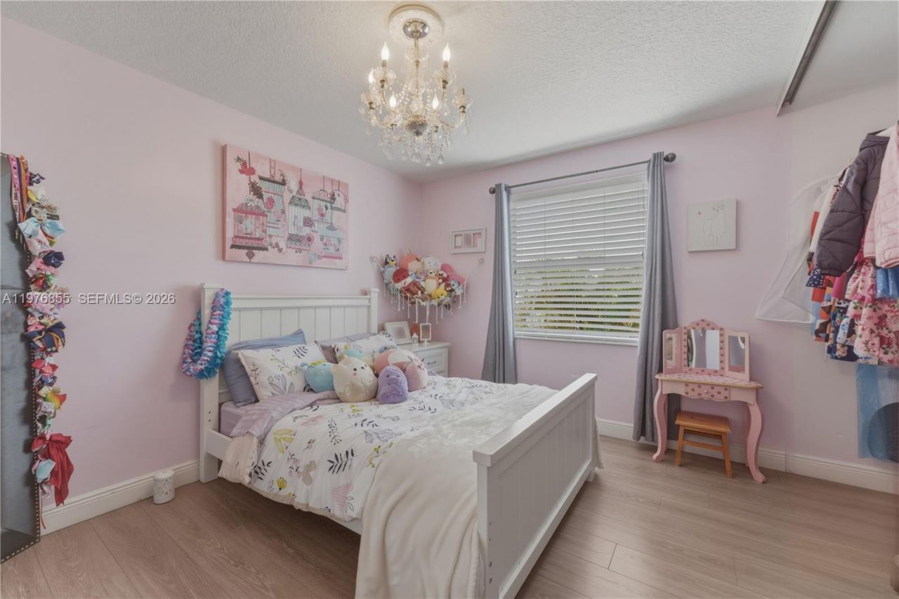 324 NW 153rd Ln , Pembroke Pines, FL 33028 Photo