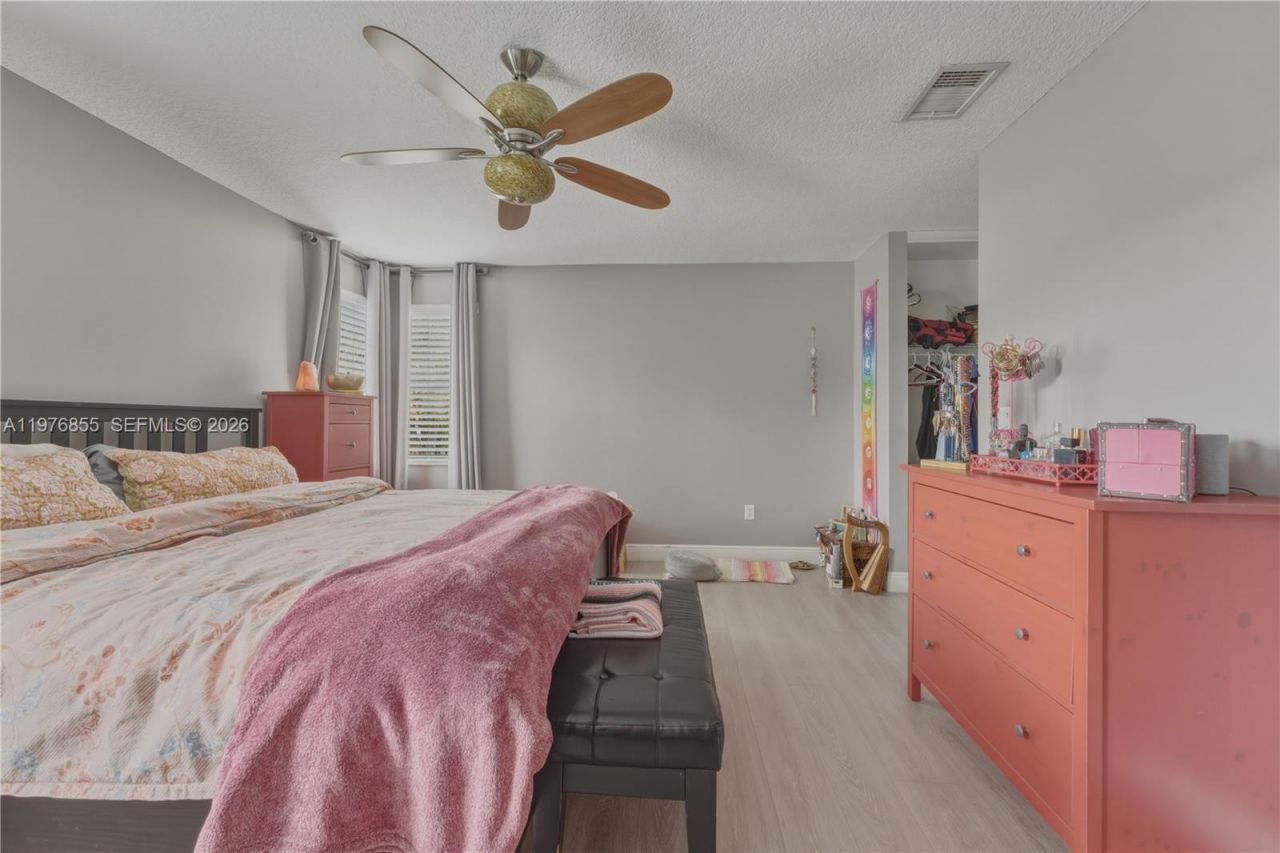 324 NW 153rd Ln , Pembroke Pines, FL 33028 Photo