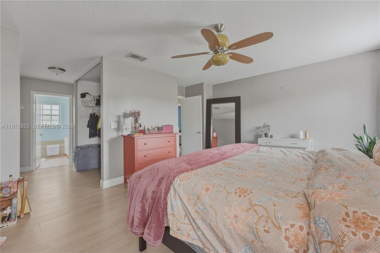 324 NW 153rd Ln , Pembroke Pines, FL 33028 Photo