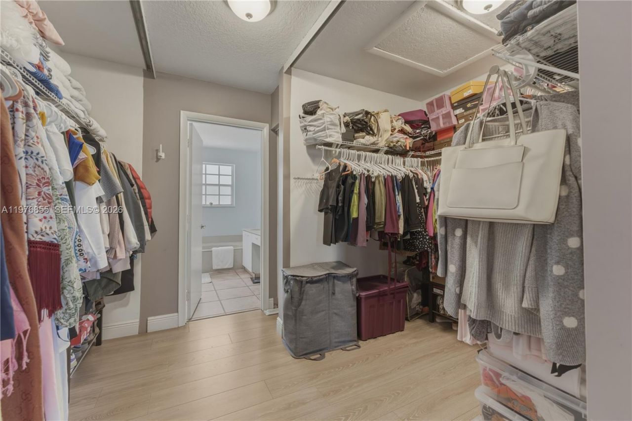 324 NW 153rd Ln , Pembroke Pines, FL 33028 Photo