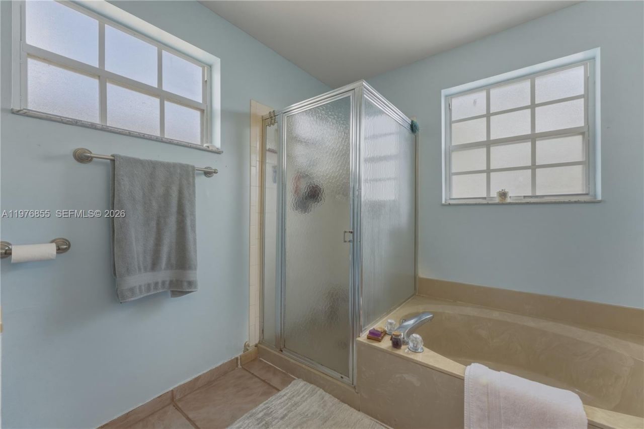 324 NW 153rd Ln , Pembroke Pines, FL 33028 Photo