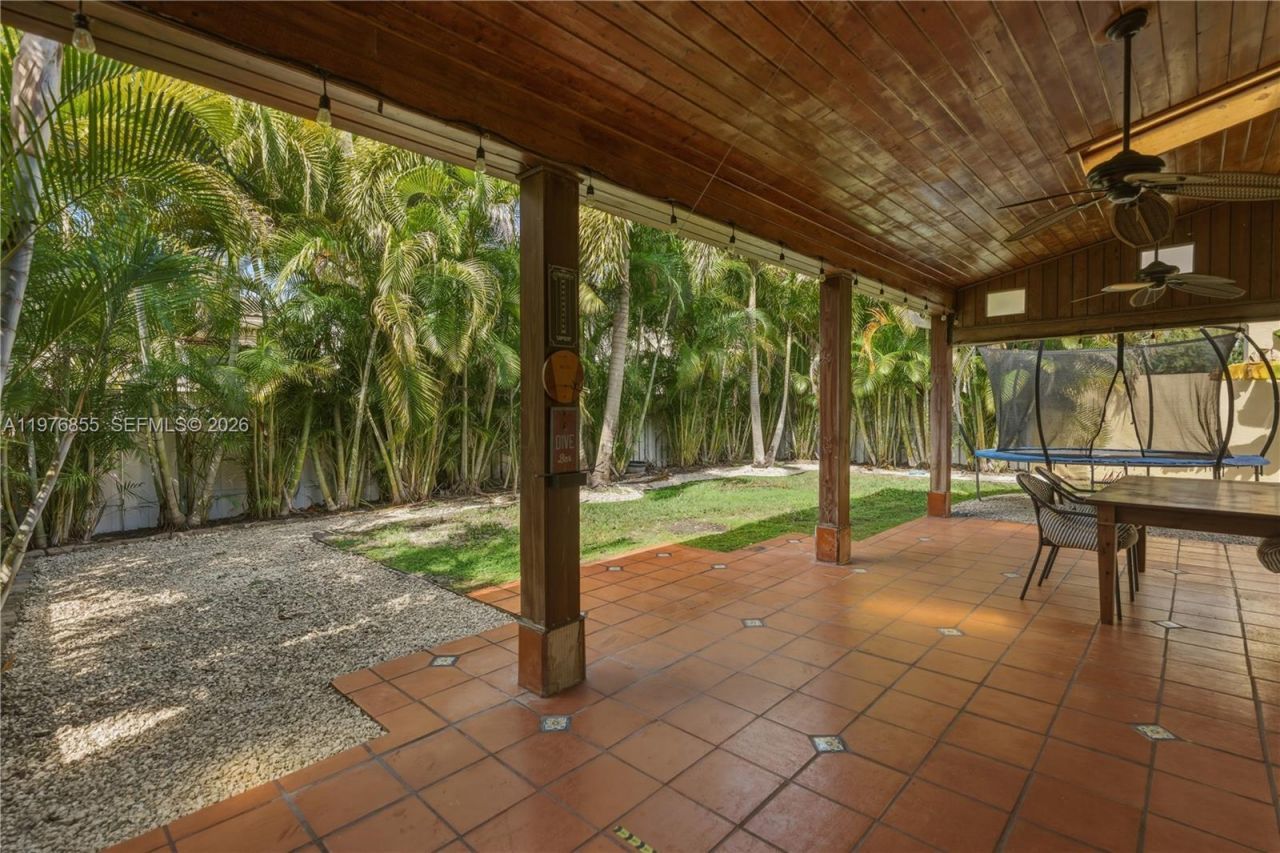 324 NW 153rd Ln , Pembroke Pines, FL 33028 Photo