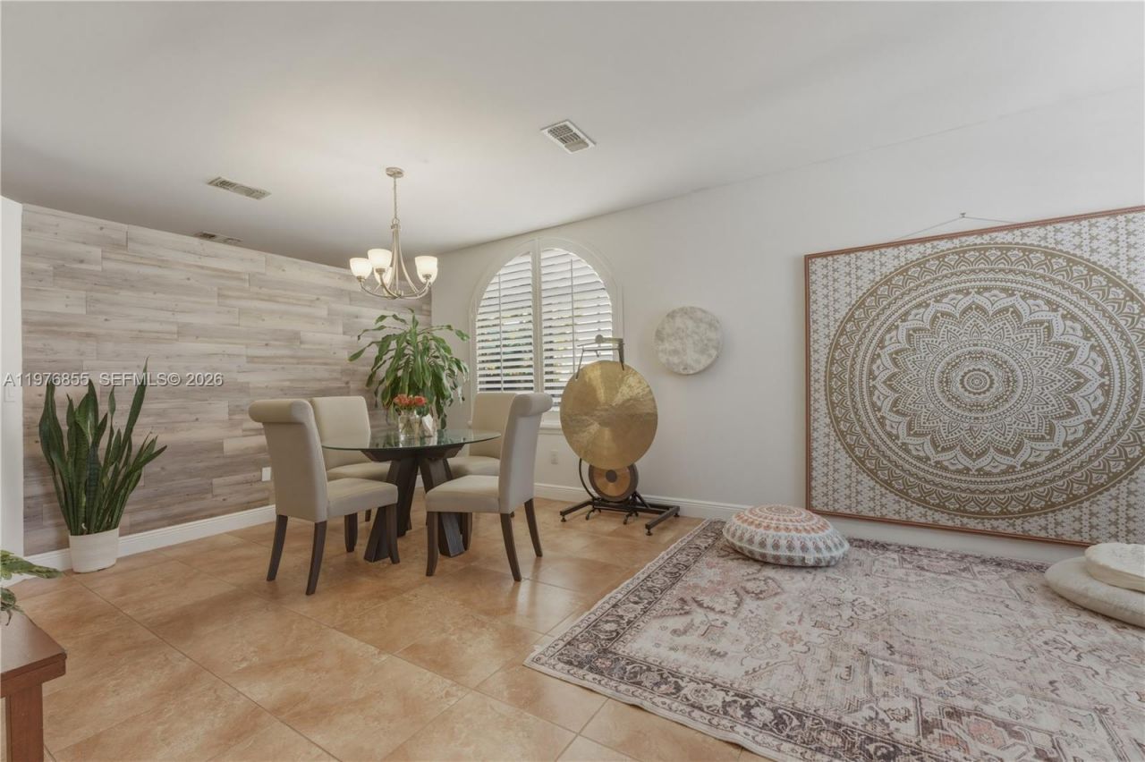 324 NW 153rd Ln , Pembroke Pines, FL 33028 Photo