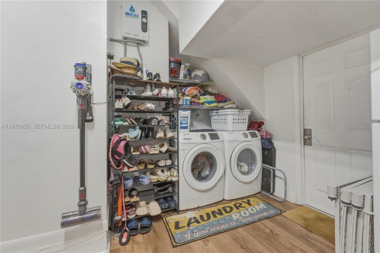 324 NW 153rd Ln , Pembroke Pines, FL 33028 Photo