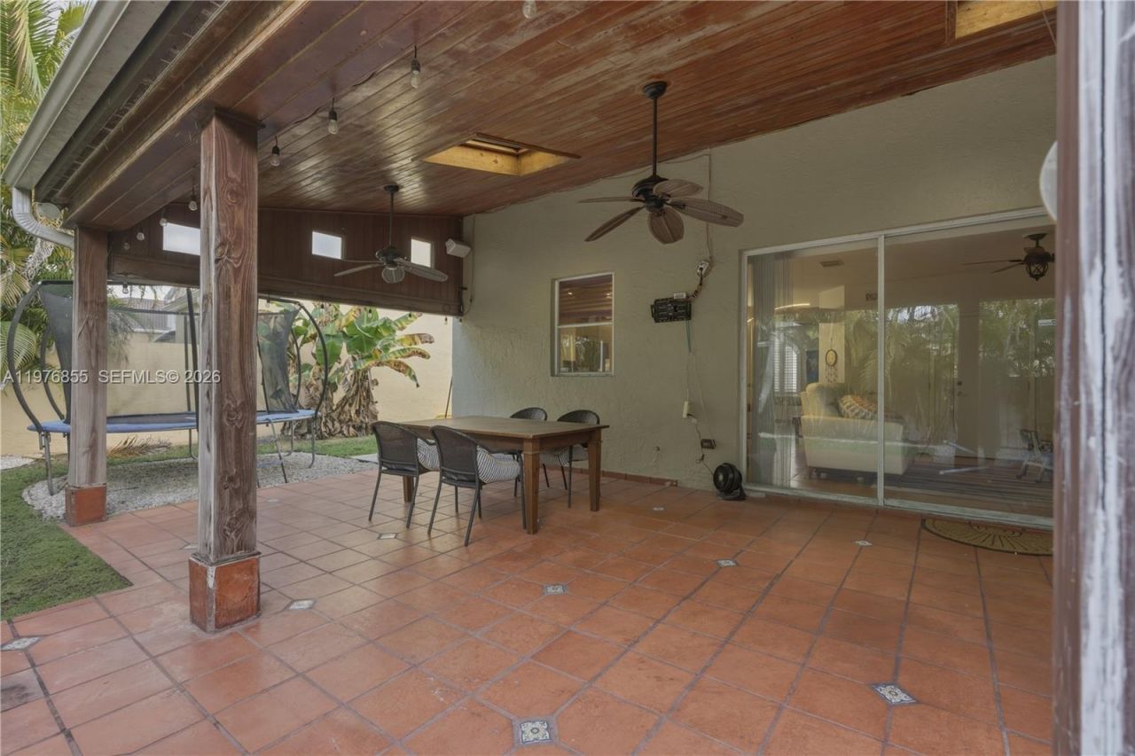 324 NW 153rd Ln , Pembroke Pines, FL 33028 Photo