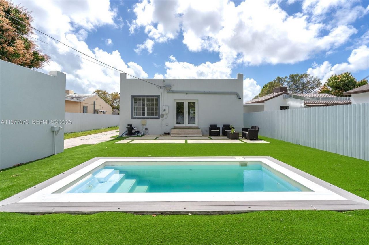 2357 SW 11th Ter, Miami, FL 33135 Photo