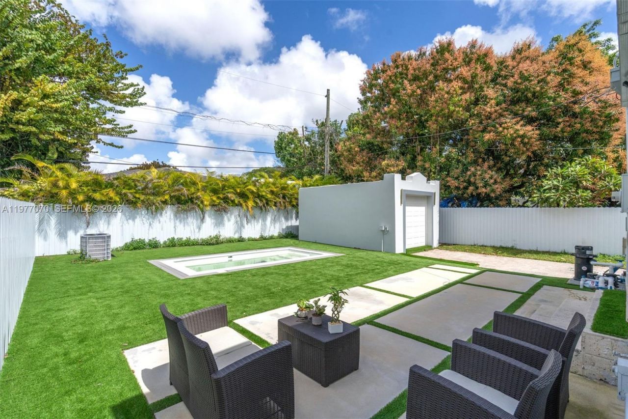 2357 SW 11th Ter, Miami, FL 33135 Photo