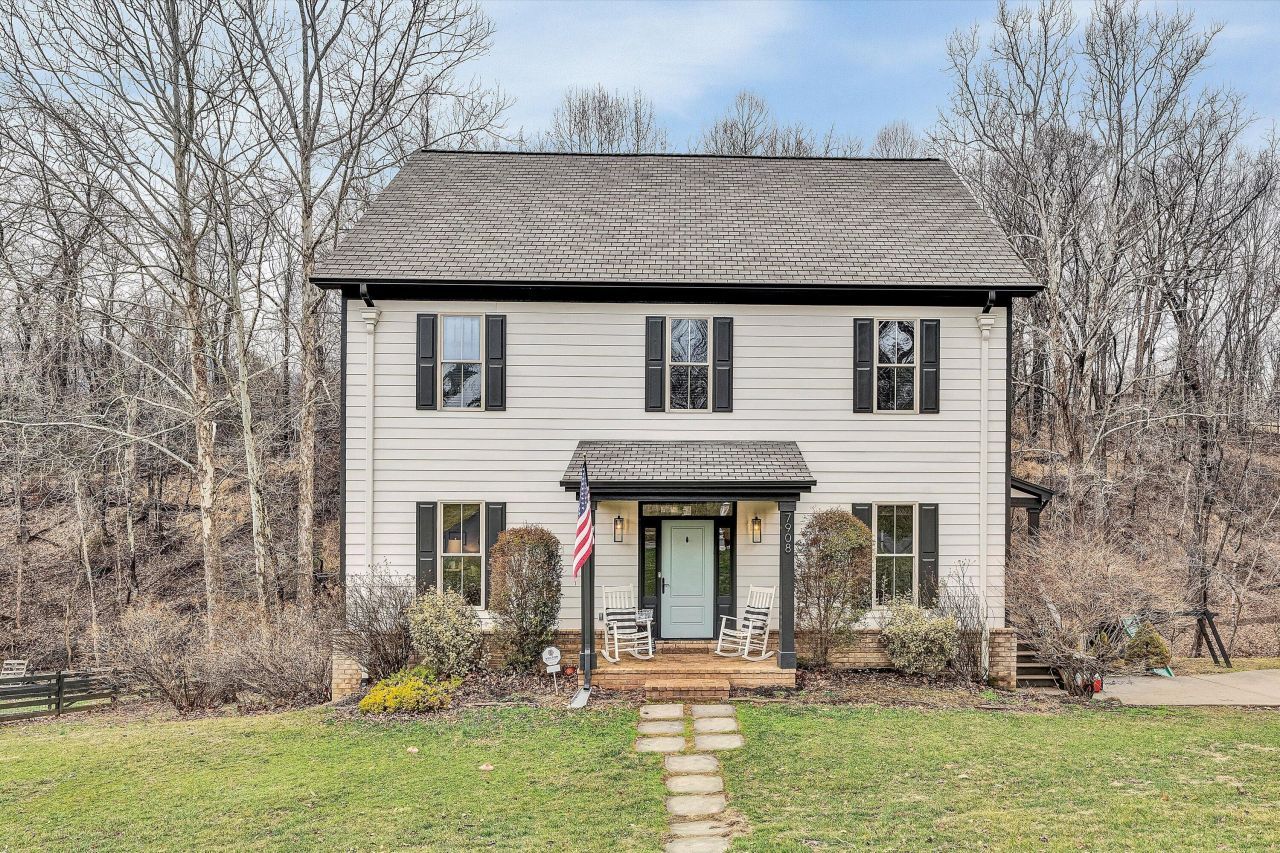 7908 Forest Creek Dr, Roanoke, VA 24018 Main Photo