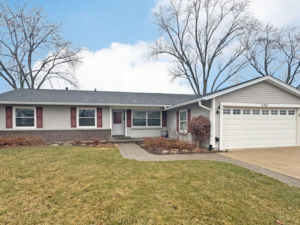 620 Chelmsford Lane, Elk Grove Village, IL 60007