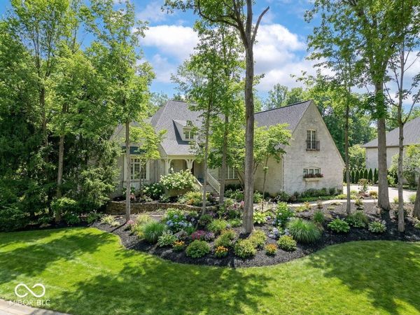 9399 Irishmans Run Lane, Zionsville, IN 46077