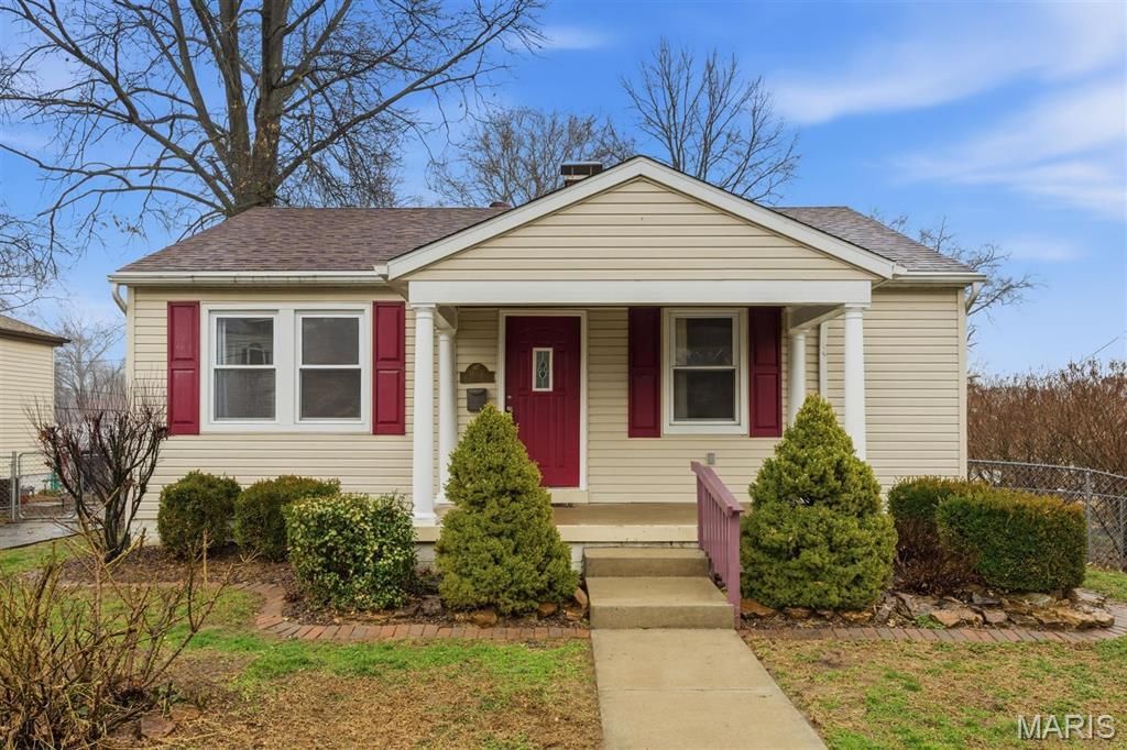 1012 Forest Avenue, Belleville, IL 62220 Main Photo