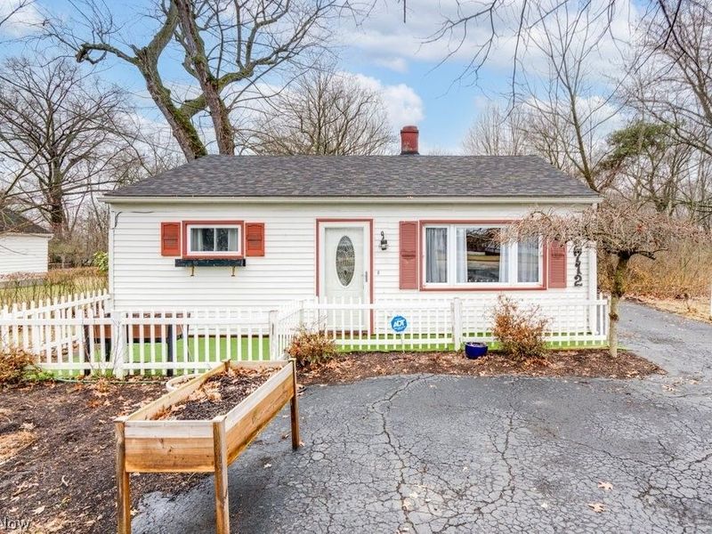 2712 Ridge Avenue SE, Warren, OH 44484 Photo 1