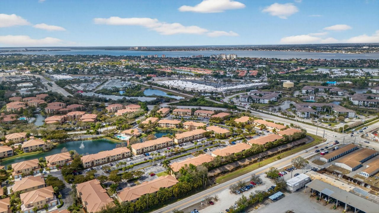 15441 Bellamar Cir, Unit 1123, Fort Myers, FL 33908 Photo