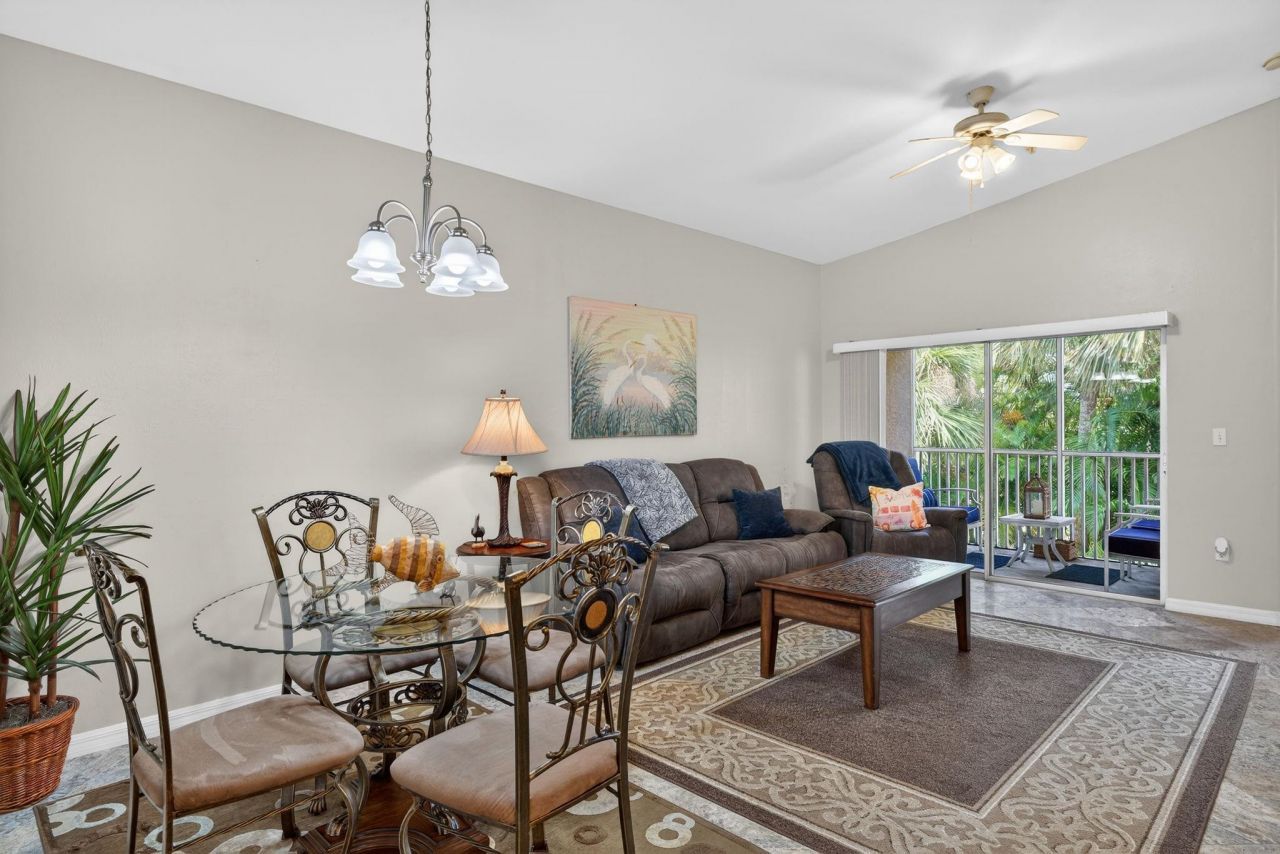 15441 Bellamar Cir, Unit 1123, Fort Myers, FL 33908 Photo