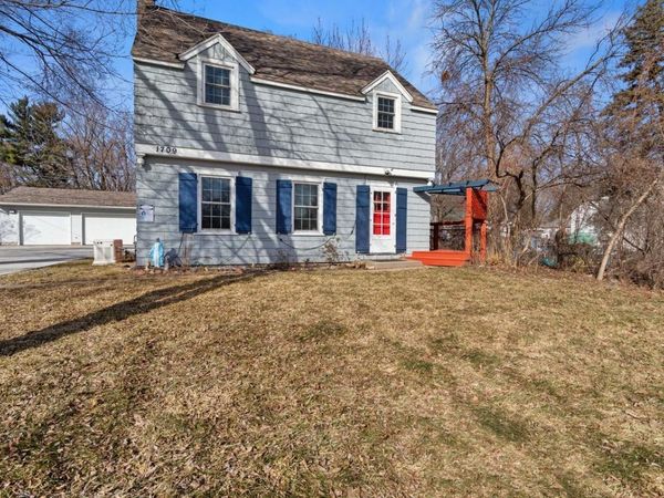 1709 White Bear Avenue N, Maplewood, MN 55109