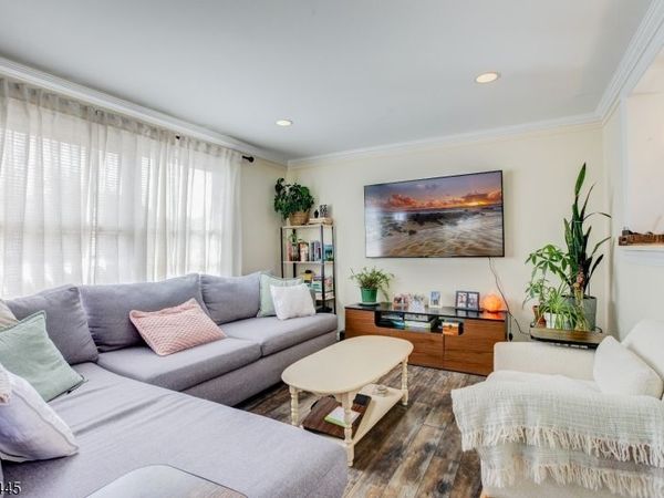 46 Walnut St, Pompton Lakes, NJ 07442