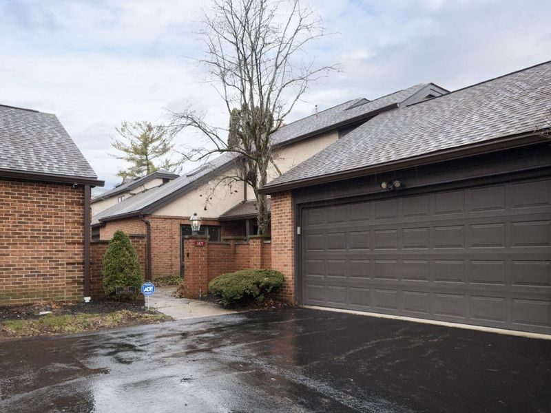 5671 Bastille Place , Columbus, OH 43213 Photo 2