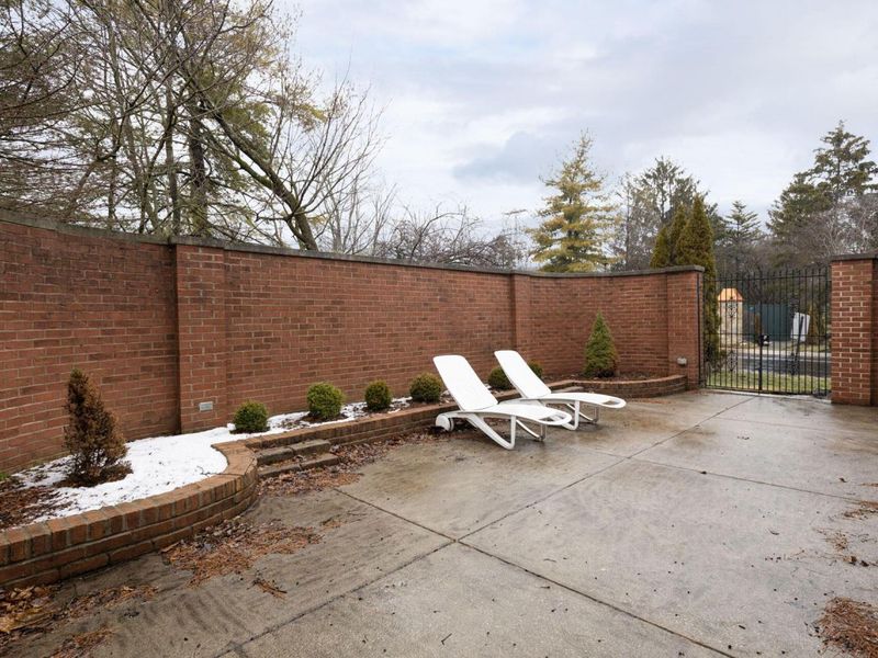 5671 Bastille Place , Columbus, OH 43213 Photo 4