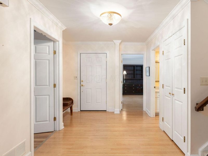 5671 Bastille Place , Columbus, OH 43213 Photo 5