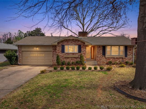 5633 S Yorktown Place , Tulsa, OK 74105