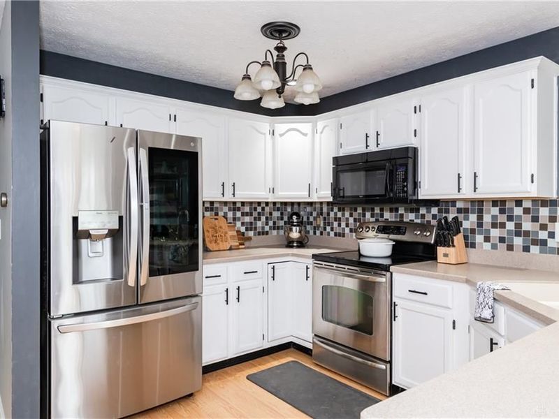 759 Walden Way, Sugarcreek Township, OH 45440 Photo 10