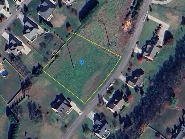 171 Hilltop Dr , Lenoir City, TN 37772