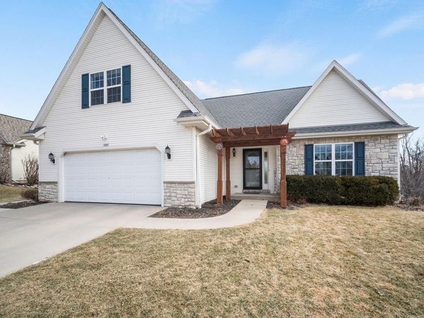 1243 Firethorn DRIVE, West Bend, WI 53090