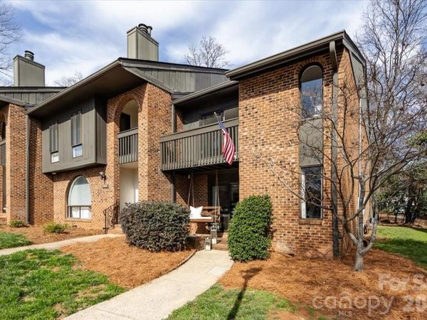 5801 Sharon Road, Unit M, Charlotte, NC 28210