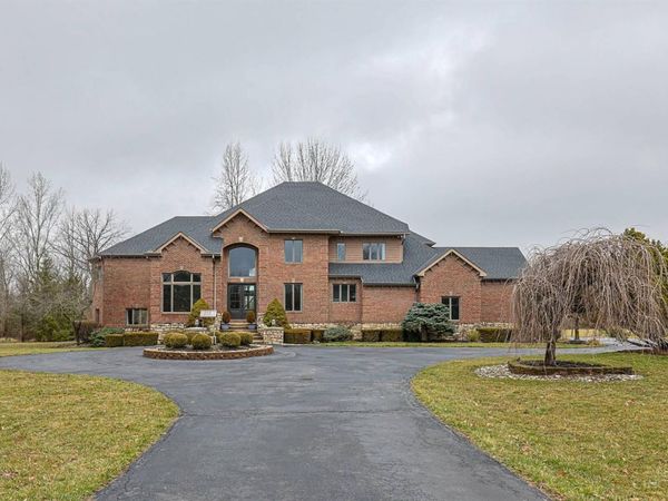 2822 Golden Fox Trail, Turtle Creek Twp, OH 45036