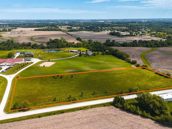 000 Happy Trail, Prole, IA 50229