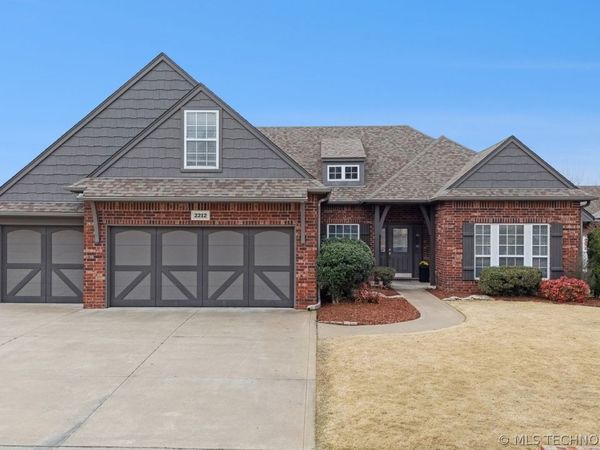 2212 N 12th Place, Broken Arrow, OK 74012