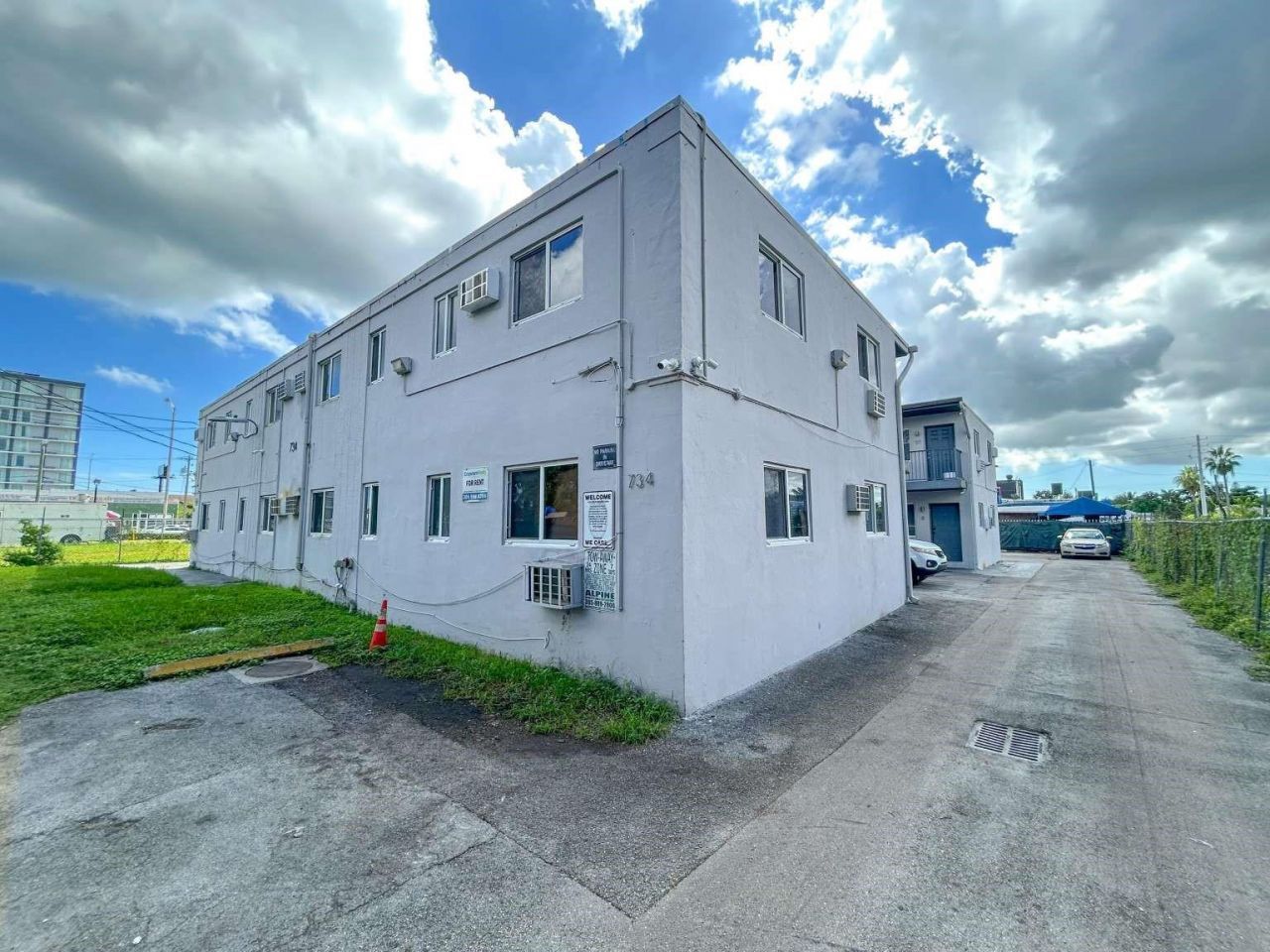 734 NW 80th St, Miami, FL 33150 Photo