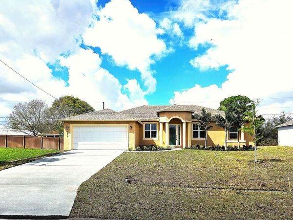 4252 SW Muncie Street, Port St. Lucie, FL 34953