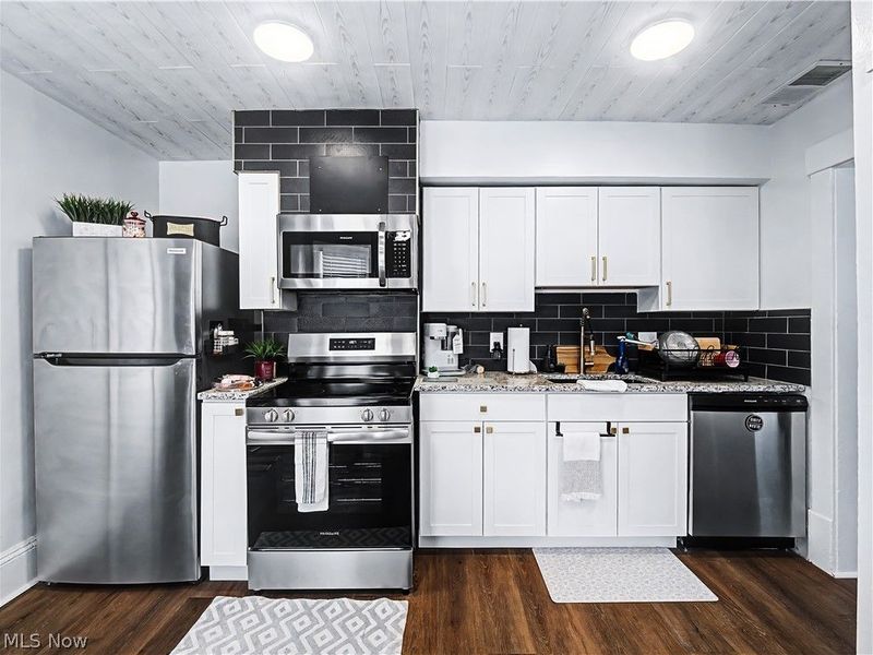 37931 Vine Street, Willoughby Hills, OH 44094 Photo 29