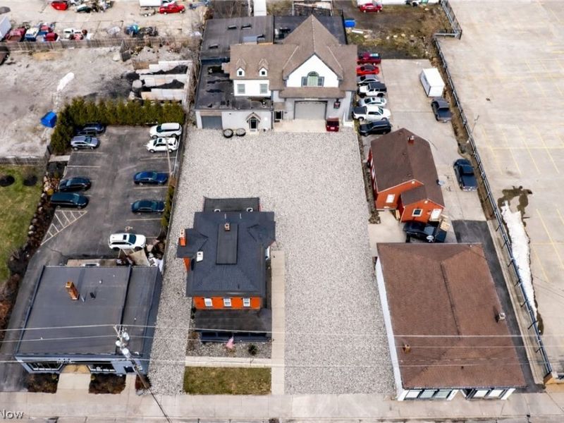 37931 Vine Street, Willoughby Hills, OH 44094 Photo 3