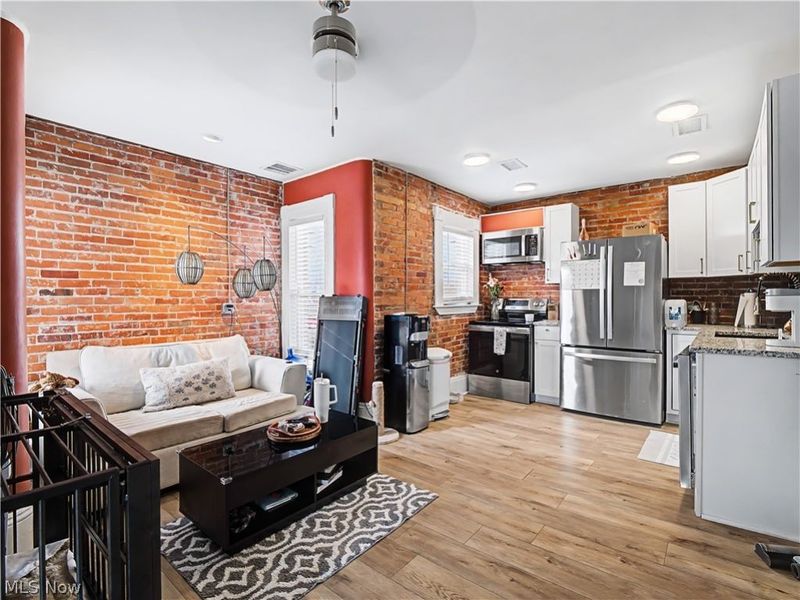 37931 Vine Street, Willoughby Hills, OH 44094 Photo 37