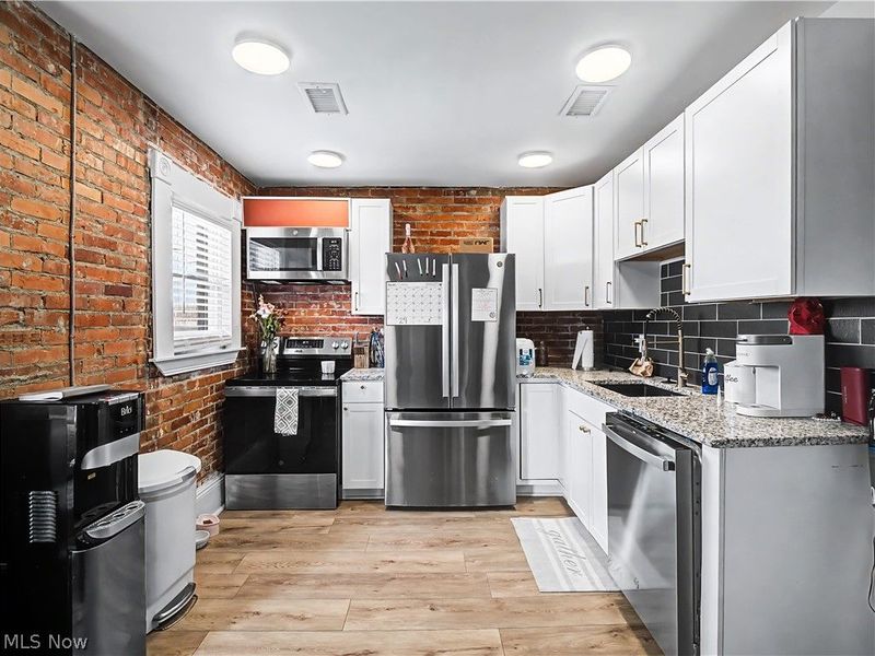 37931 Vine Street, Willoughby Hills, OH 44094 Photo 38