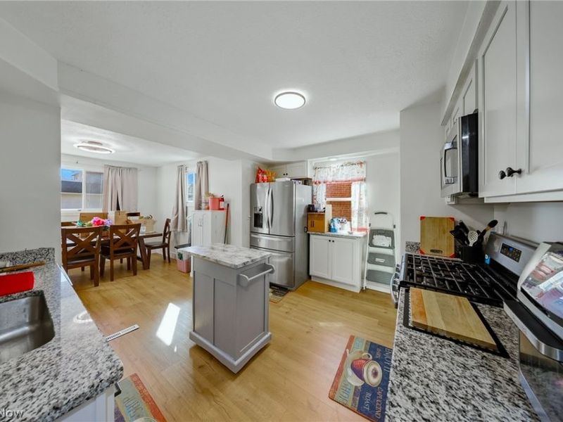 3407 Grovewood Avenue, Parma, OH 44134 Photo 6