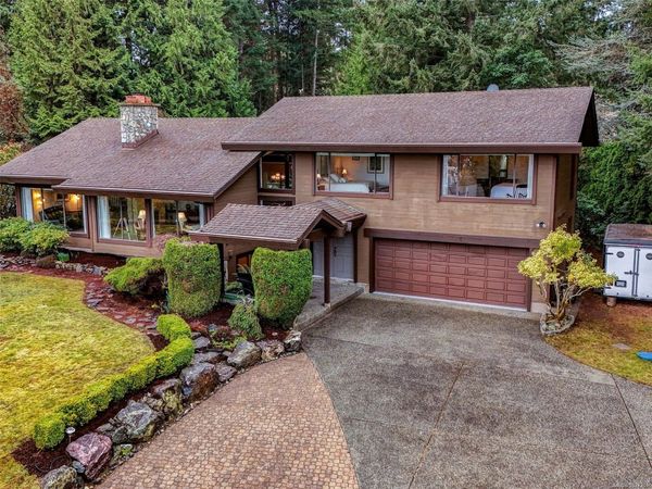 11340 Pachena Pl, North Saanich, BC V8L 5J5