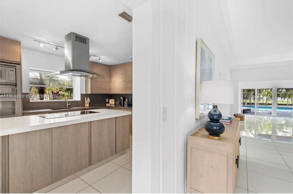 1025 Belle Meade Island Dr , Miami, FL 33138 Photo