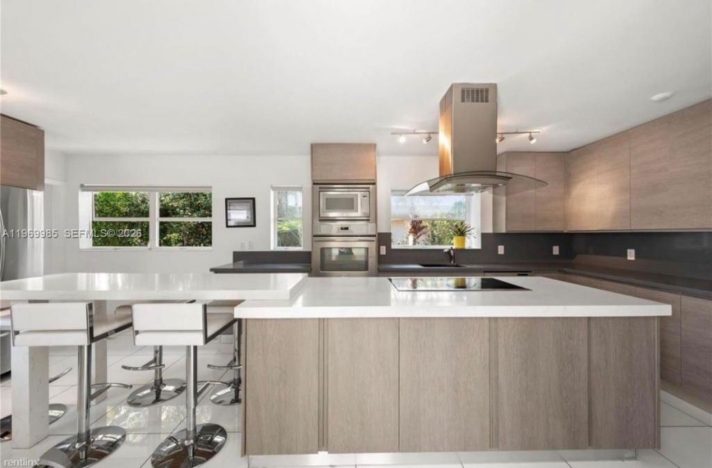 1025 Belle Meade Island Dr , Miami, FL 33138 Photo