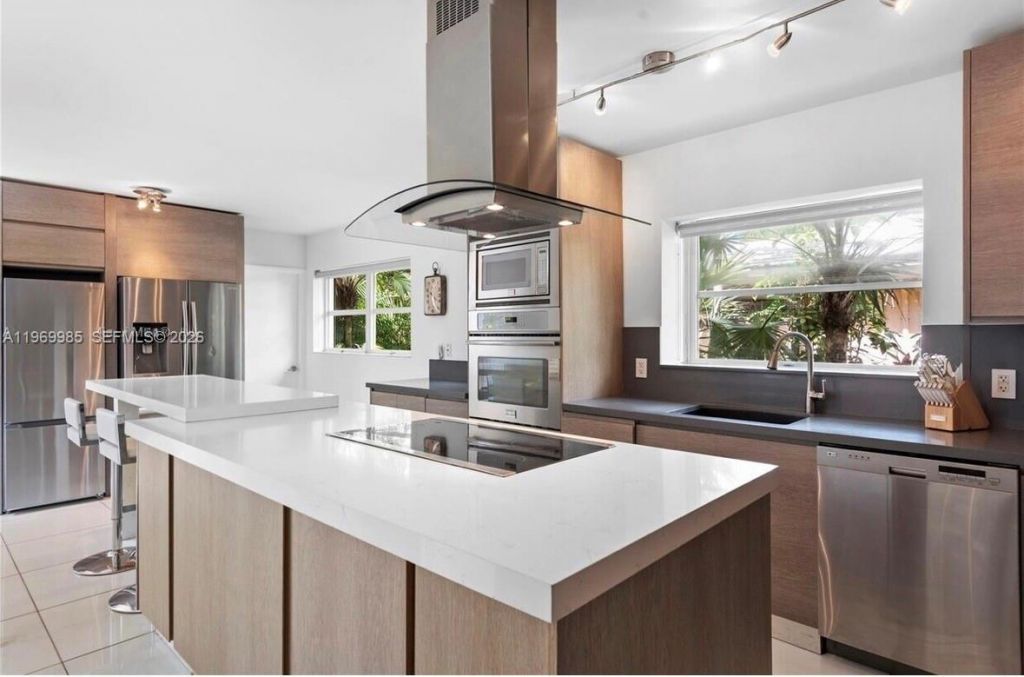 1025 Belle Meade Island Dr , Miami, FL 33138 Photo