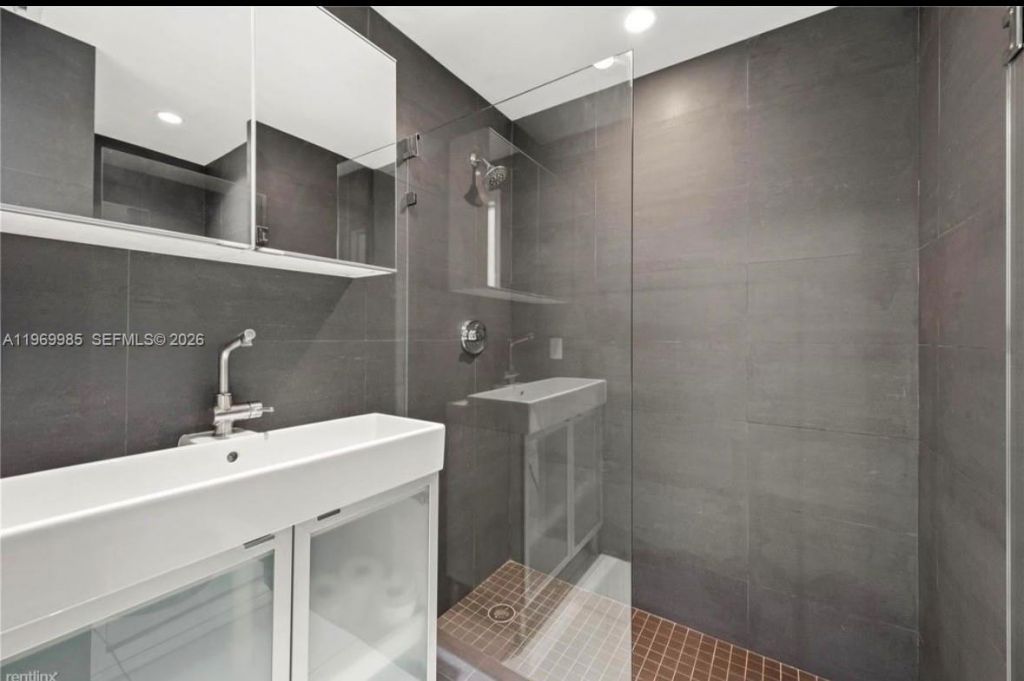 1025 Belle Meade Island Dr , Miami, FL 33138 Photo