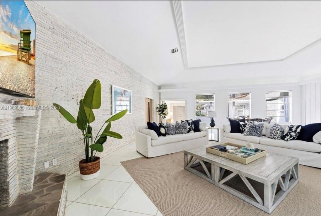 1025 Belle Meade Island Dr , Miami, FL 33138 Photo