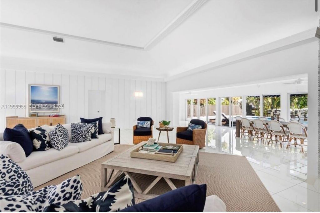 1025 Belle Meade Island Dr , Miami, FL 33138 Photo