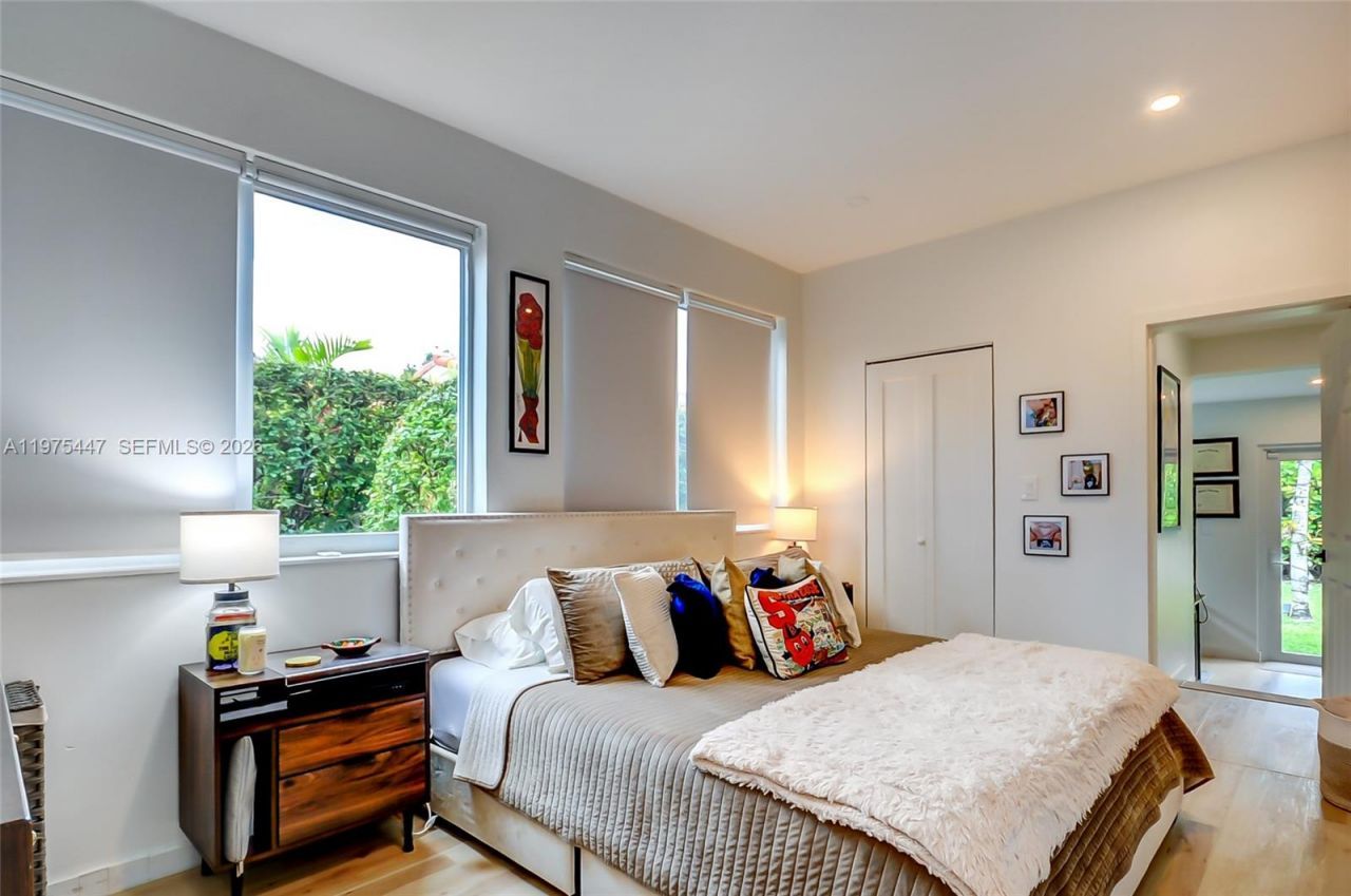 3641 SW 13th Ter, Miami, FL 33145 Photo