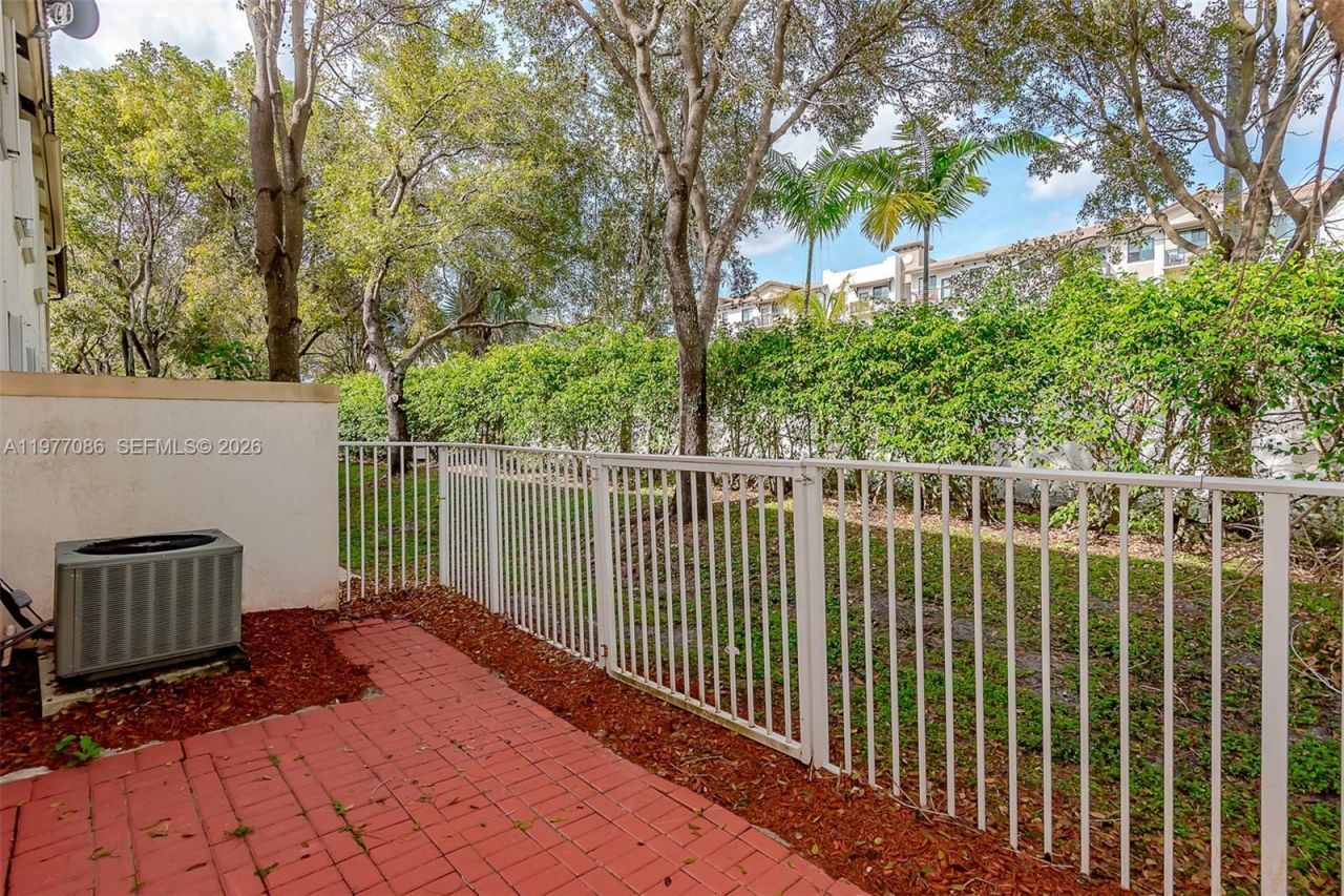 7919 NW 20th St , Pembroke Pines, FL 33024 Photo